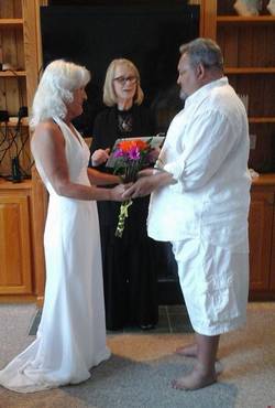 Outer-Banks-Wedding-Minister-Lisa-Bob